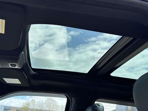 Used 2015 Ford F150 XLT w/ Equipment Group 302A Luxury AWD/4WD image 13