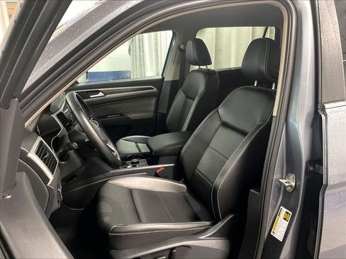 Used 2023 Volkswagen Atlas SE w/ Black Wheel Package AWD/4WD image 10