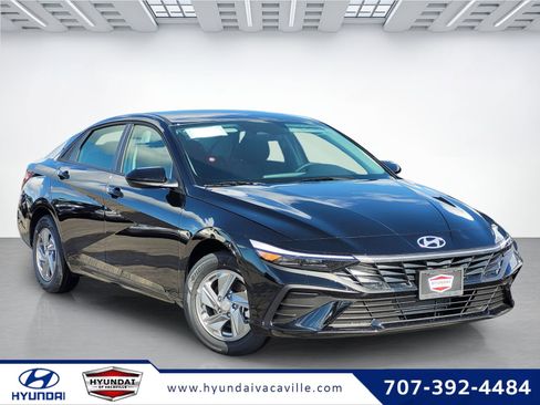 New 2026 Hyundai Elantra SE image 1
