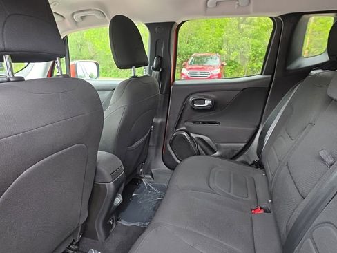 Used 2021 Jeep Renegade Latitude w/ Luxury Group I AWD/4WD image 11