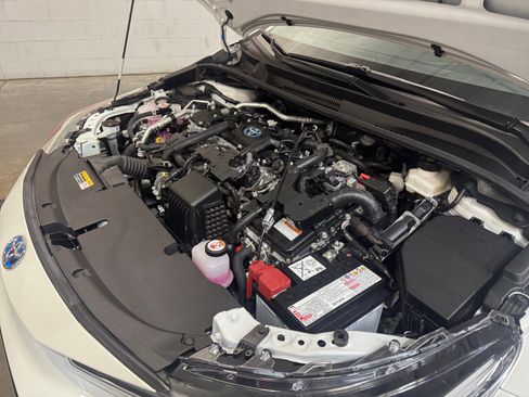 Used 2024 Toyota Corolla SE w/ SE Package image 22