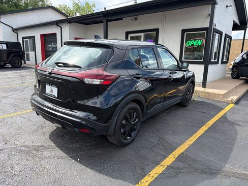 Used 2021 Nissan Kicks S FWD image 8