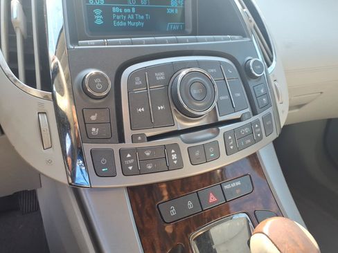 Used 2010 Buick LaCrosse CXL w/ Luxury Package FWD image 13