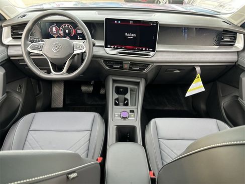 New 2026 Volkswagen Tiguan SE image 11