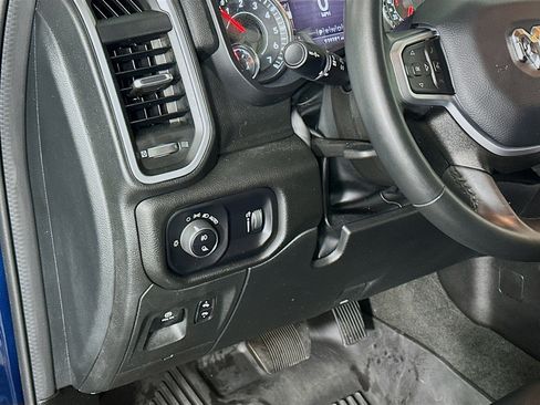 Used 2023 RAM 1500 Big Horn AWD/4WD image 17