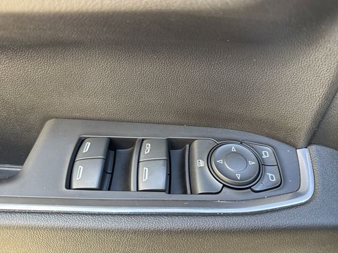 Used 2023 GMC Sierra 1500 Elevation image 13