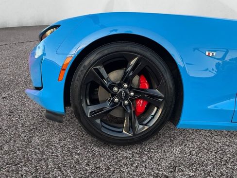 Used 2022 Chevrolet Camaro LT RWD image 9