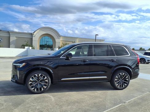 New 2026 Volvo XC90 B5 Plus w/ Protection Package Premier image 4