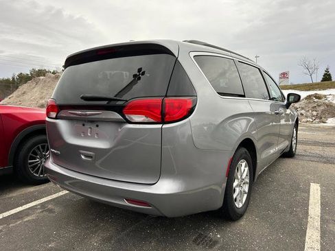 Used 2020 Chrysler Voyager Lxi image 3
