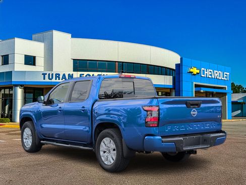 Used 2024 Nissan Frontier SV w/ SV Convenience Package RWD image 3