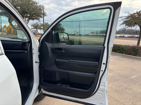 Used 2018 Toyota Tundra SR RWD image 16