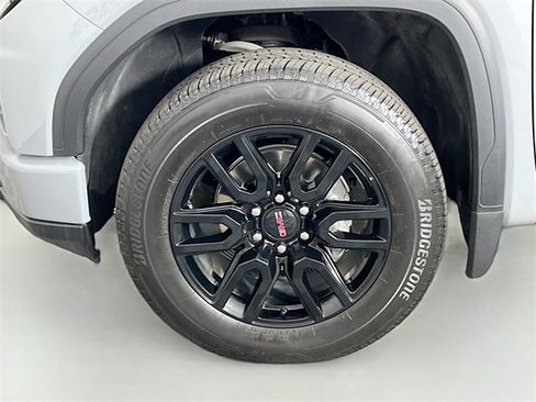 Used 2024 GMC Sierra 1500 Elevation image 28