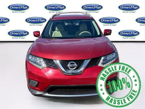 Used 2015 Nissan Rogue SV w/ SV Premium Package image 2