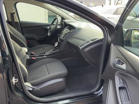 Used 2015 Ford Focus SE w/ SE Sport Package image 25