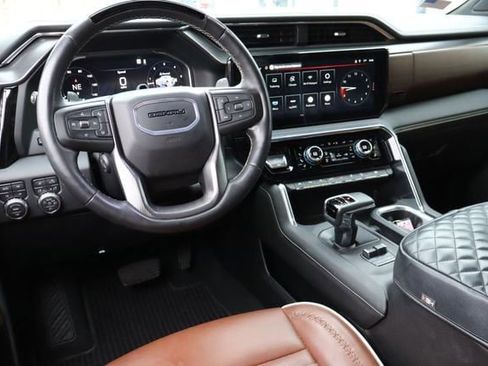 Used 2024 GMC Sierra 1500 Denali Ultimate AWD/4WD image 5
