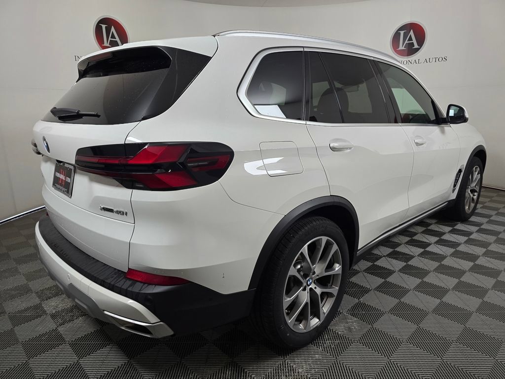 Used 2024 BMW X5 xDrive40i w/ Parking Assistance Package AWD/4WD image 4