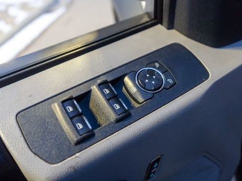 Used 2018 Ford F550 4x4 Crew Cab Super Duty image 15