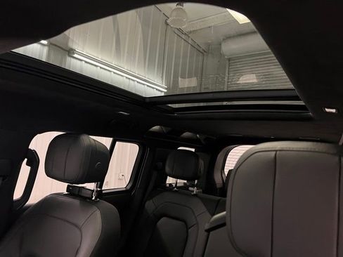 New 2025 Land Rover Defender 110 V8 image 37