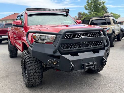 Used 2018 Toyota Tacoma TRD Off-Road w/ Technology Package AWD/4WD image 83