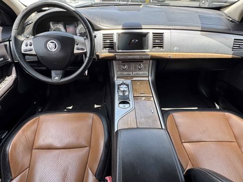 Used 2011 Jaguar XF R RWD image 20