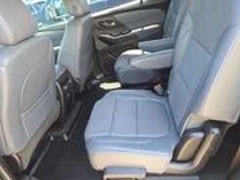 Used 2018 Chevrolet Traverse Premier w/ Driver Confidence II Package FWD image 15