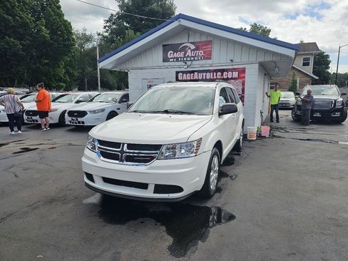 Used 2017 Dodge Journey SE FWD image 4