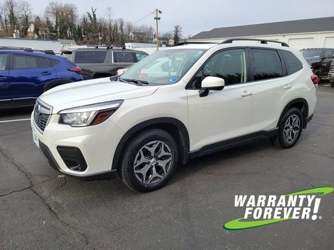 Used 2020 Subaru Forester Premium image 3