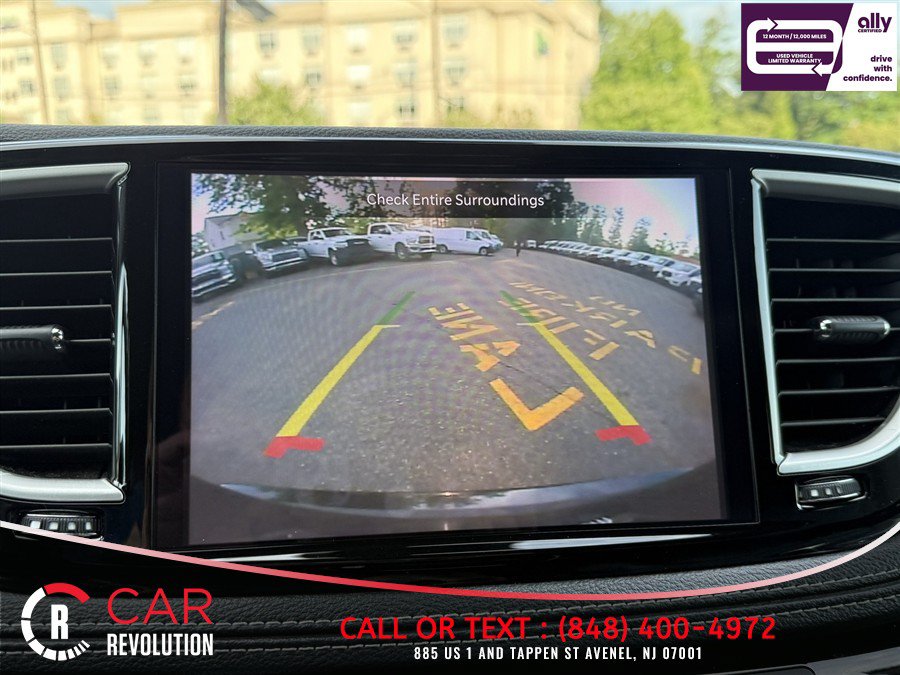 Used 2024 Chrysler Pacifica Limited FWD image 26