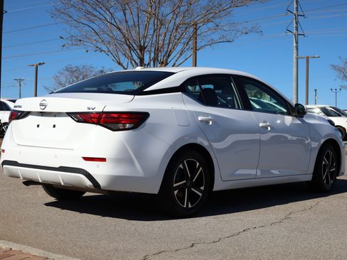 Used 2024 Nissan Sentra SV image 5