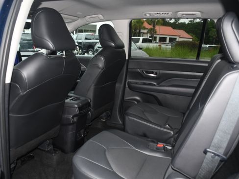 Certified 2024 Toyota Grand Highlander AWD image 15
