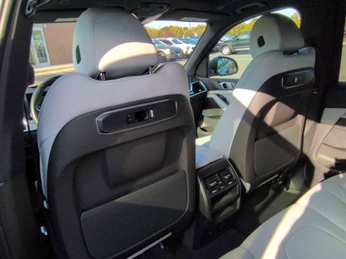 Used 2024 BMW X5 xDrive40i w/ Parking Assistance Package image 18