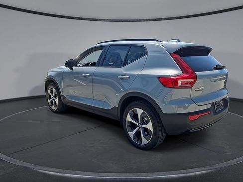 Certified 2026 Volvo XC40 B5 Plus AWD/4WD image 28