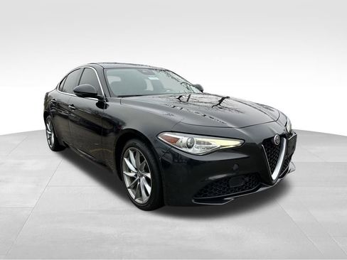 Used 2017 Alfa Romeo Giulia Base image 6