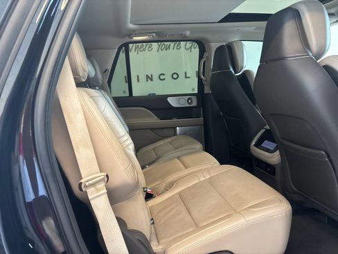 Certified 2023 Lincoln Navigator Reserve AWD/4WD image 9