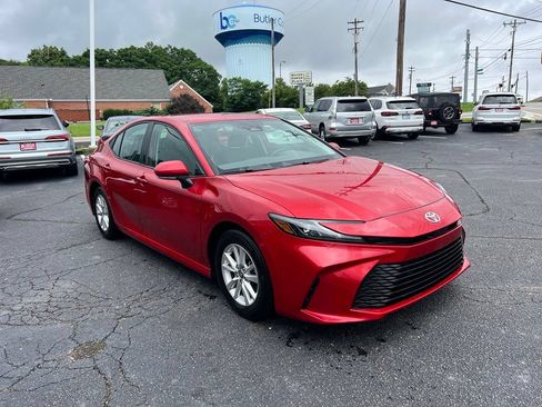 Used 2025 Toyota Camry LE FWD image 4