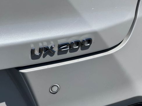 Used 2021 Lexus UX 200 w/ Accessory Package (Z1) FWD image 32
