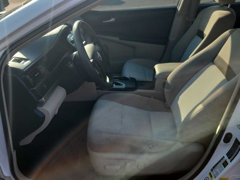 Used 2012 Toyota Camry LE FWD image 6