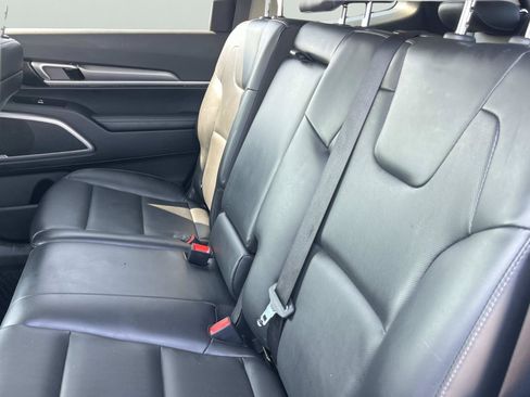 Used 2022 Kia Telluride LX AWD/4WD image 17