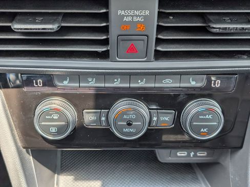 Used 2024 Volkswagen Jetta SE FWD image 21