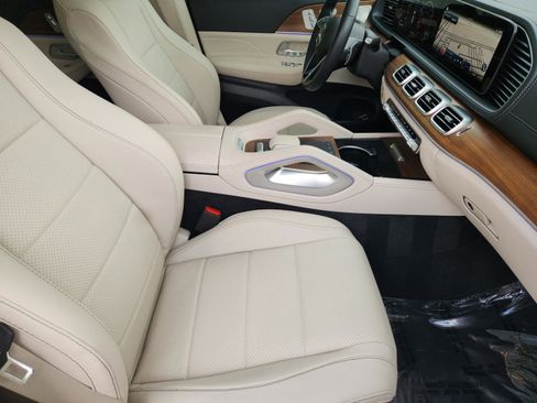 Certified 2025 Mercedes-Benz GLS 450 4MATIC image 7
