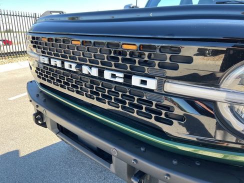 Used 2023 Ford Bronco Wildtrak image 15