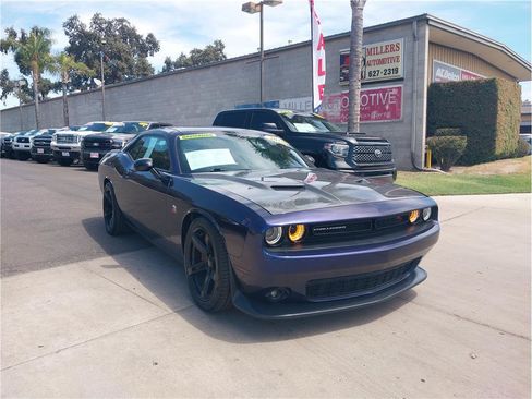 Used 2016 Dodge Challenger R/T Scat Pack w/ Leather Interior Group RWD image 3