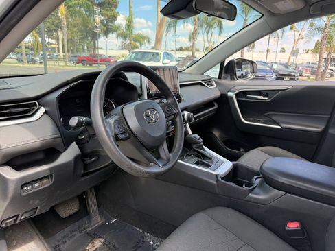 Used 2023 Toyota RAV4 XLE image 15