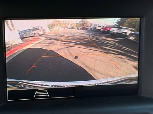 Used 2024 GMC Terrain SLE image 7