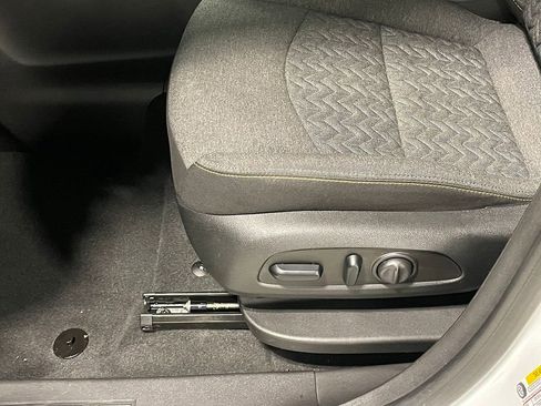 Used 2023 Chevrolet Equinox LT AWD/4WD image 21