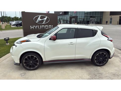 Used 2017 Nissan Juke NISMO AWD/4WD image 2