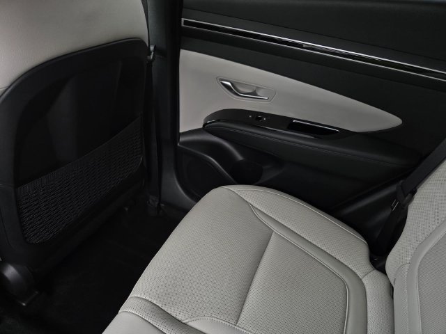 Used 2022 Hyundai Tucson Limited AWD/4WD image 16