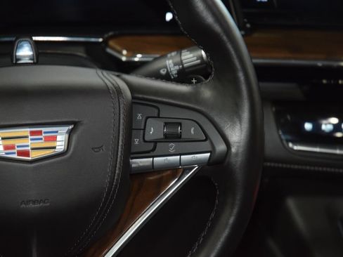 Used 2024 Cadillac Escalade ESV Premium Luxury Platinum AWD/4WD image 31