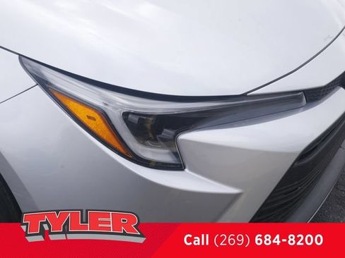 Used 2023 Toyota Corolla LE w/ LE Convenience Package FWD image 10