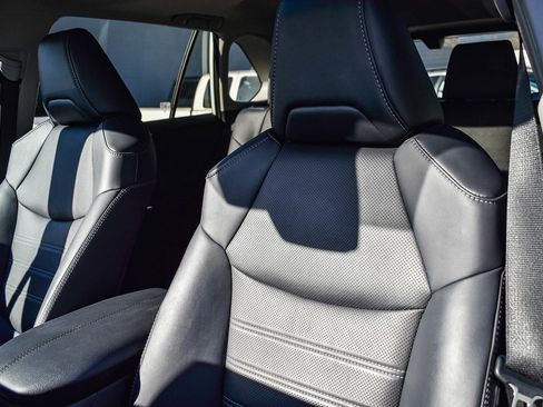 Used 2019 Toyota RAV4 Limited image 29